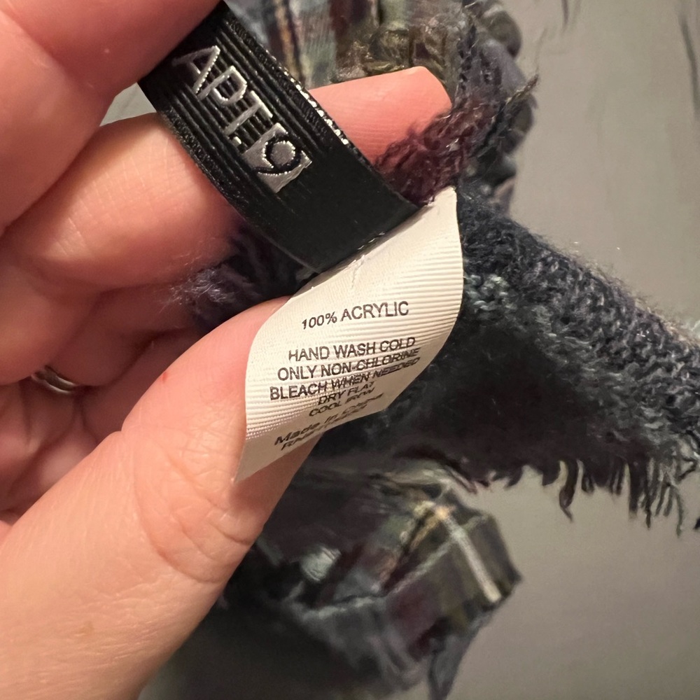 Wrap Blanket Scarf - Picture 4 of 6